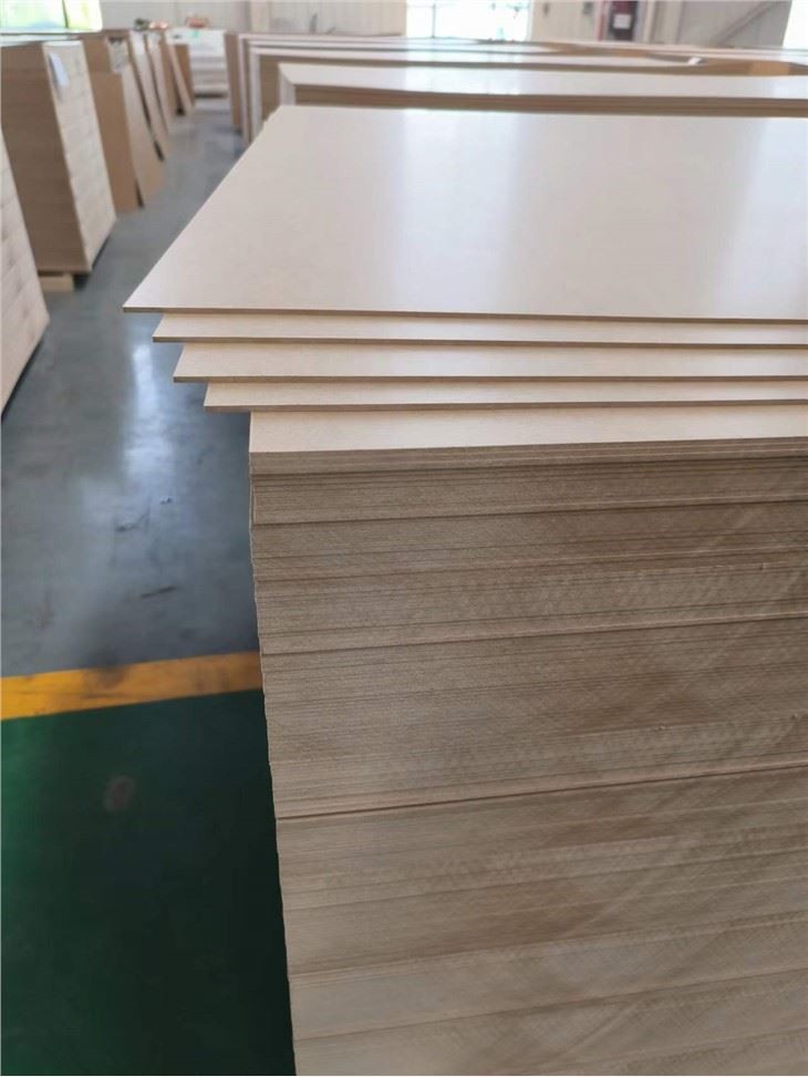 Melaminski dvostrani Mdf 2100x2800 mm
